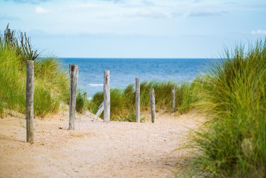 discover the ultimate beach vacations that offer breathtaking views, soothing waves, and unforgettable experiences. from relaxing on golden sands to thrilling water sports, find your perfect getaway and create lasting memories in paradise.