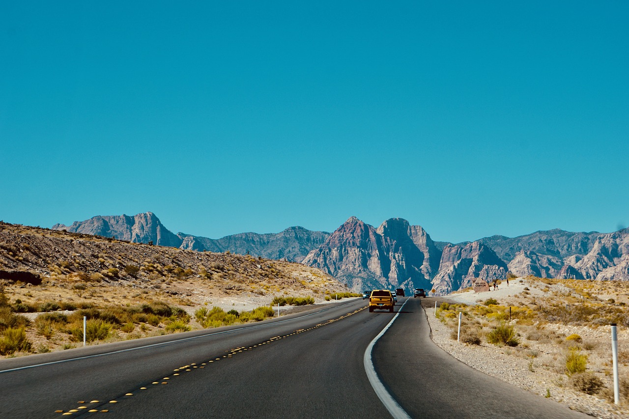 explore breathtaking scenic drives that unveil stunning landscapes, picturesque viewpoints, and unforgettable adventures. discover the beauty of nature and the thrill of the open road with our curated selection of the best scenic routes.