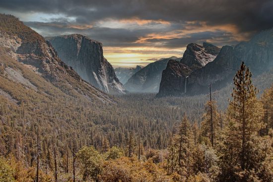 explore the breathtaking beauty of national parks, where stunning landscapes, diverse wildlife, and endless outdoor adventures await. discover the rich heritage and conservation efforts that preserve these natural treasures for generations to come.