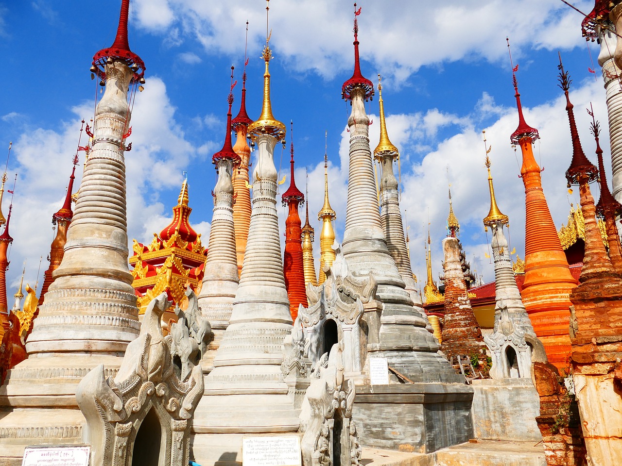 discover the top tourist attractions around the world, from iconic landmarks to hidden gems. explore stunning landscapes, rich cultures, and unforgettable experiences that await you on your next adventure.