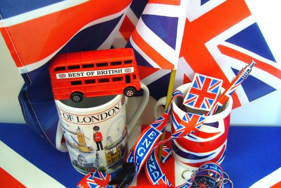 discover a world of memories with our curated collection of souvenirs. celebrate your travels and experiences through unique keepsakes that tell your story and bring nostalgia to life.