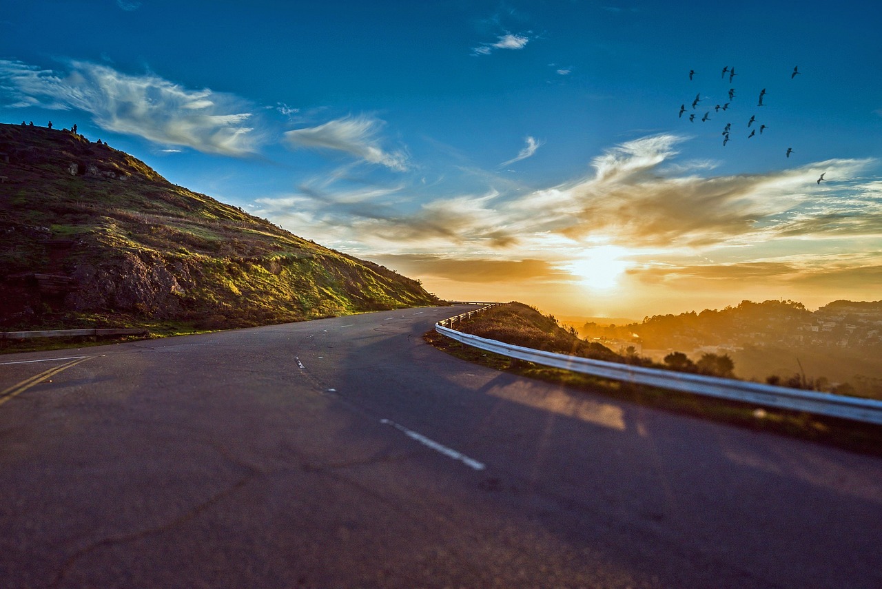 discover essential road trip hacks to enhance your travel experience, from packing tips to navigation secrets. make every mile enjoyable and stress-free with our expert advice and practical insights!
